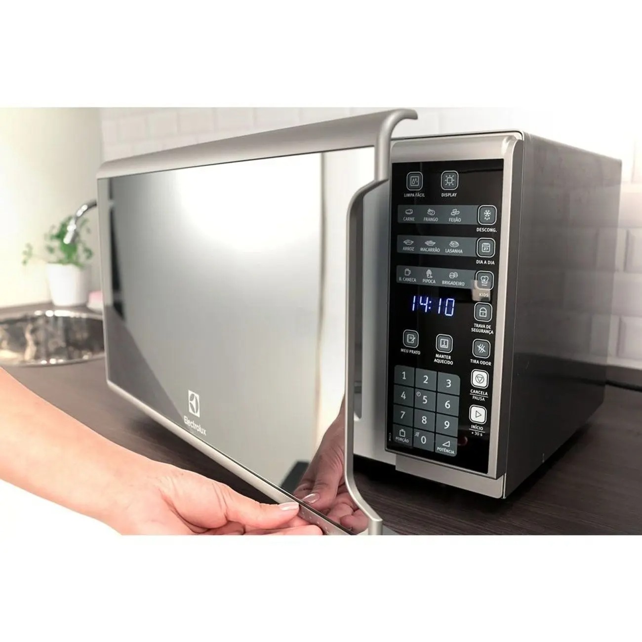 Micro-ondas Electrolux 31L cor Inox Espelhado com Painel Integrado e Função Tira Odor (MI41S) 110/220V - Imagem 6
